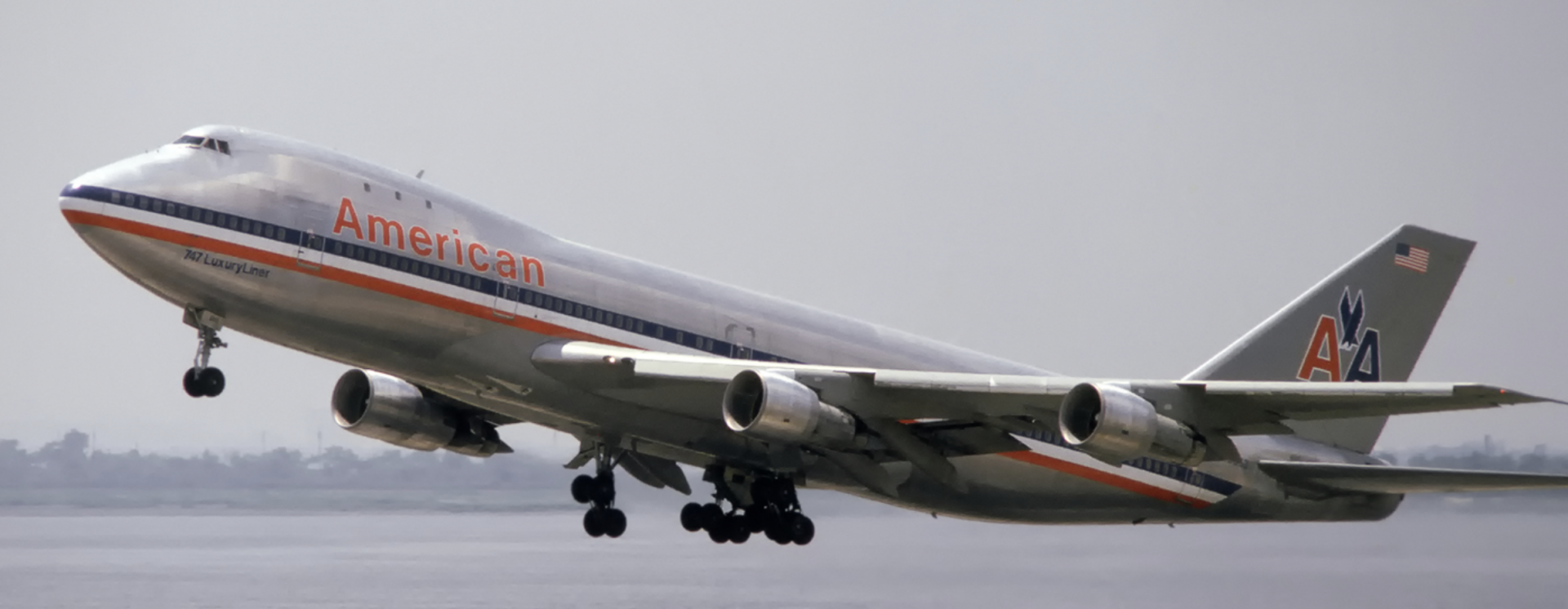 An American Airlines 747 takes flight